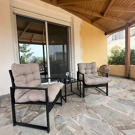Helen's House In Loutra Holiday home Corinth