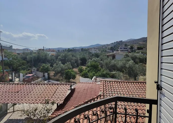 Helen's House In Loutra